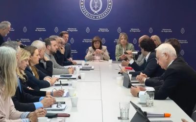 REUNIÓN DE GABINETE CON UN EQUIPO PREPARADO PARA LO QUE VIENE